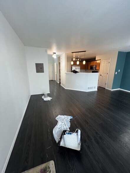 Building Photo - 1243 S Zeno Way