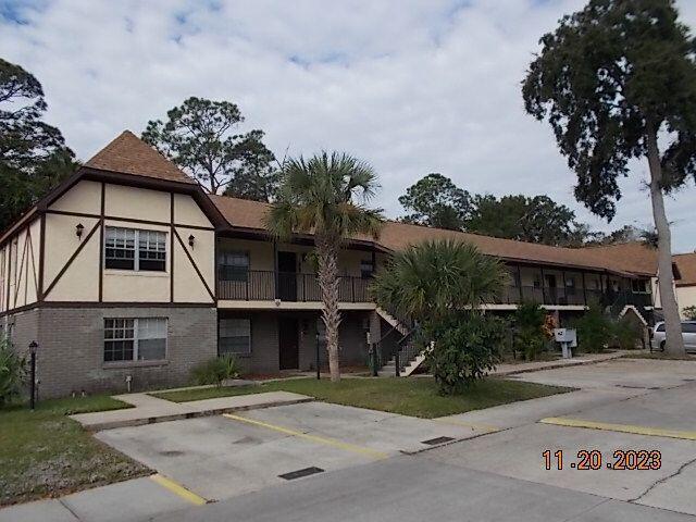 Primary Photo - 3013 Sir Hamilton Cir