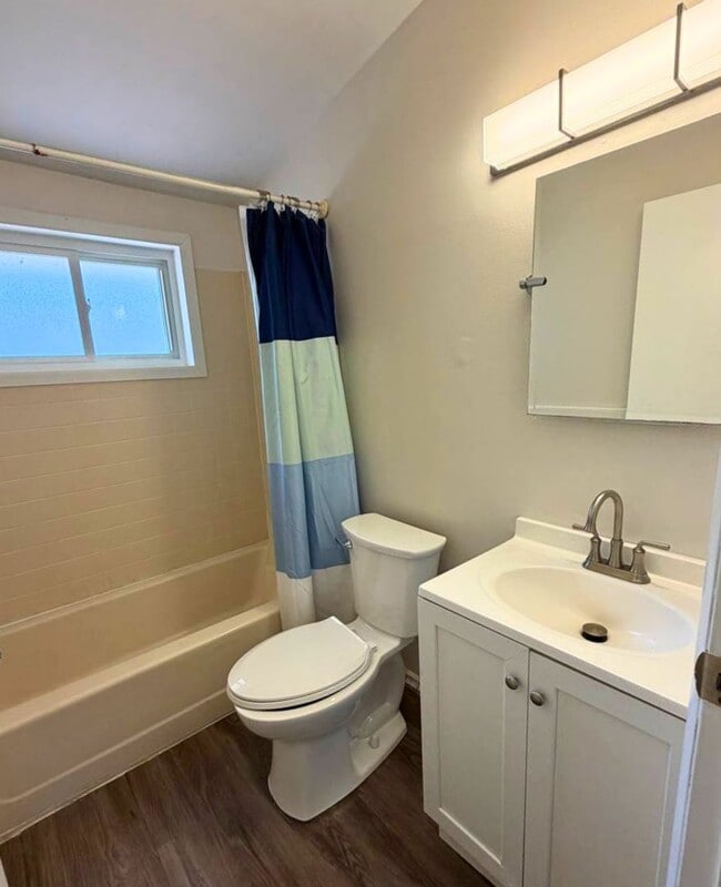 Building Photo - Updated Ranch with New Appliances