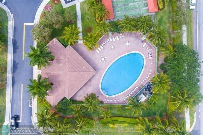 Building Photo - 7765 Yardley Dr