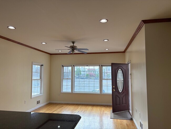 Building Photo - 30 Whitman Ave