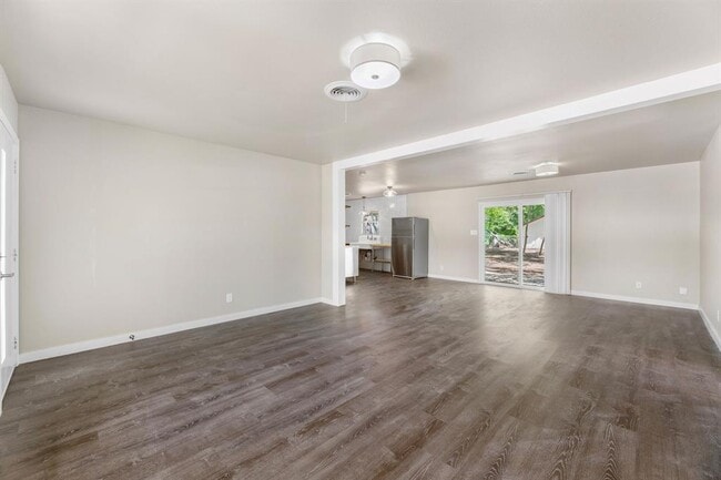 Building Photo - 5302 Robinsdale Ln