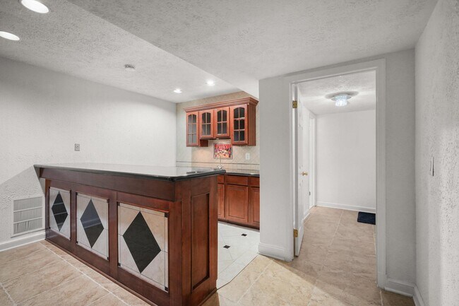 Building Photo - 9809 Hall Rd