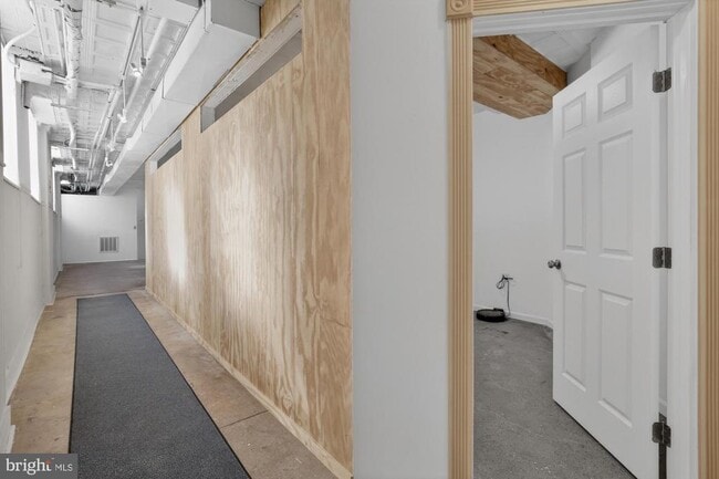 Building Photo - 2512 E Lehigh Ave