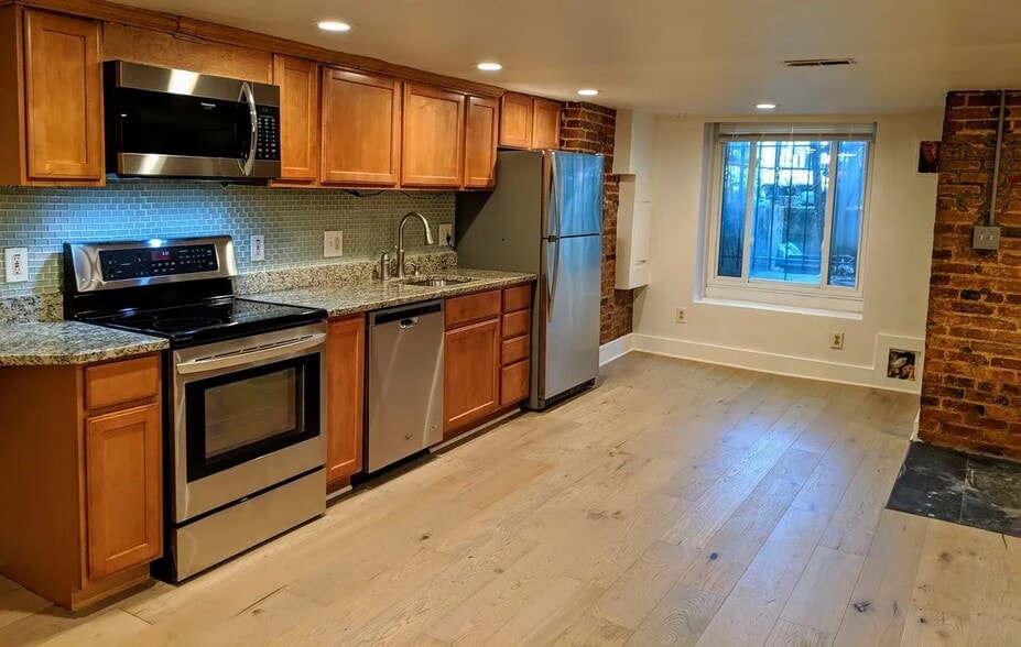 Building Photo - 1317 Irving St NW