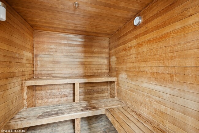 Building Photo - 401 E Ontario St