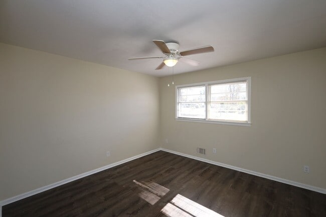 Building Photo - 1200 Dellwood Dr