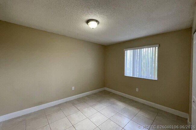 Building Photo - 18118 SW 154 Ct