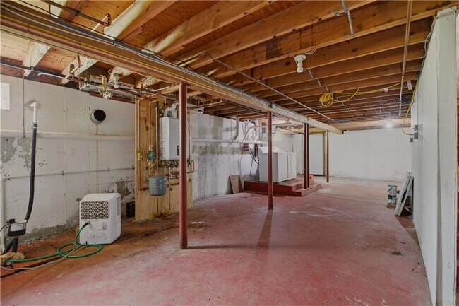 Building Photo - 224 Oliphant Ln