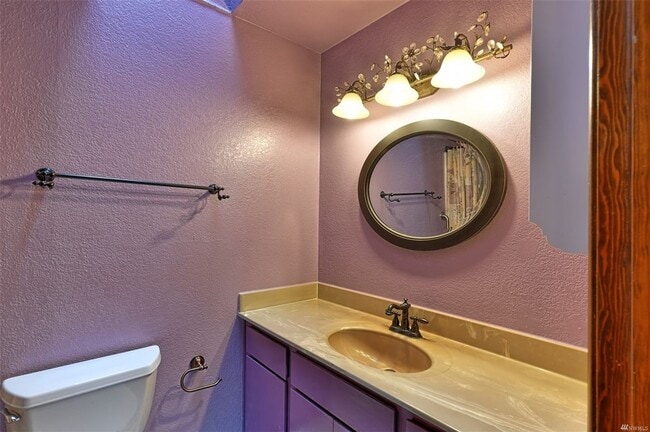 Building Photo - Versatile 3-Bedroom Silver Lake Home with ...