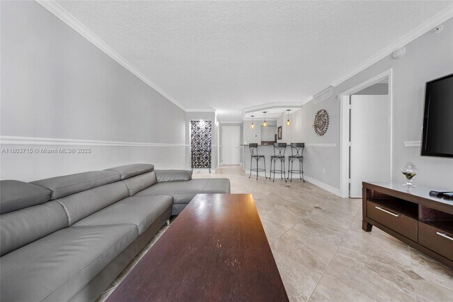 Building Photo - 6917 Collins Ave