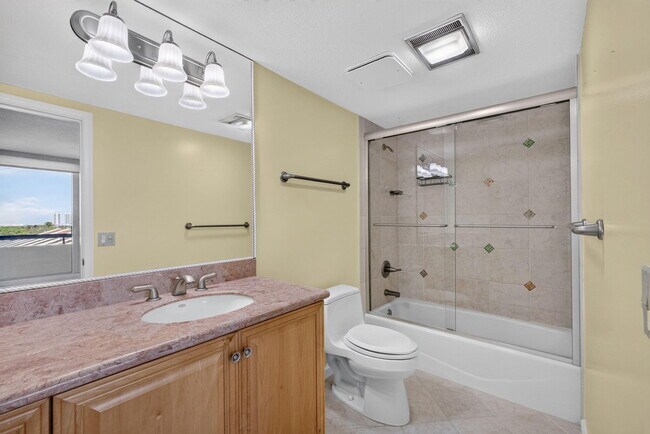 Building Photo - 4000 N Ocean Dr