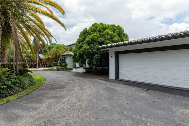 Building Photo - 7300 SW 77th Ave