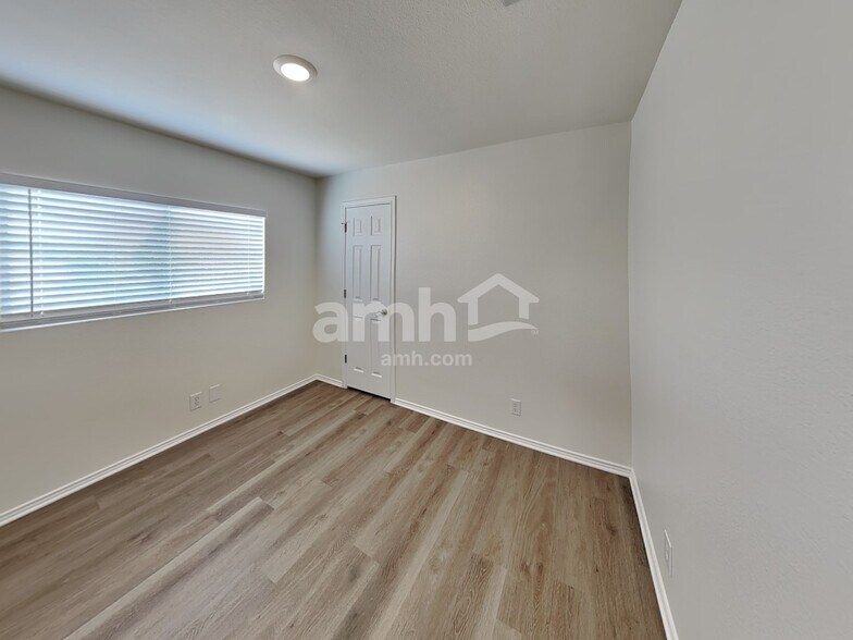 Building Photo - 8134 Brushy Mdw