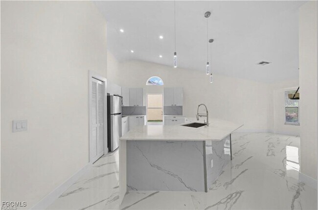 Building Photo - 3832 Sabal Springs Blvd