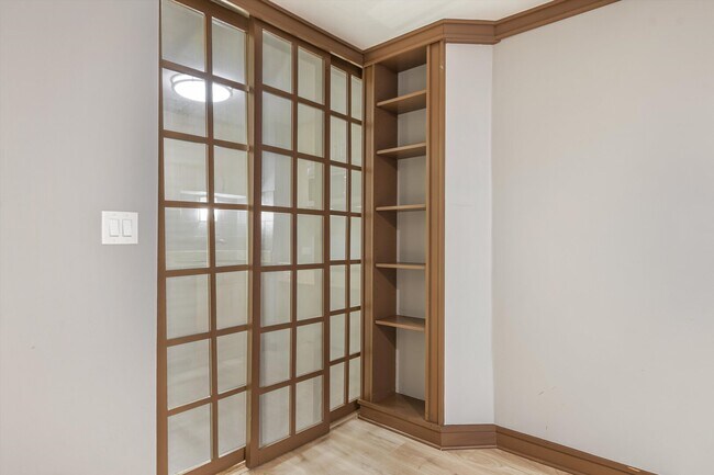 Building Photo - 233 E Erie St