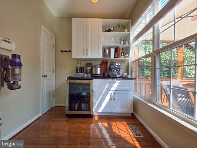 Building Photo - 5303 Arapaho Ln