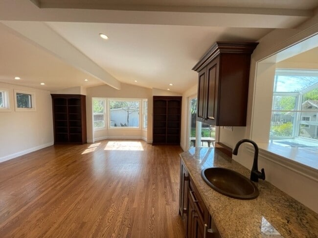 Building Photo - Lafayette home, great location!