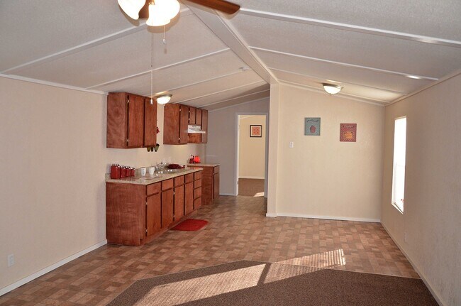 Building Photo - 10512 County Road 1020