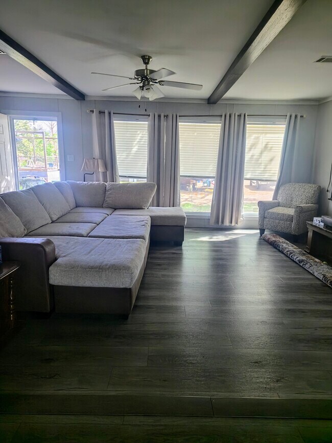 Building Photo - 10211 FM 1458 Rd