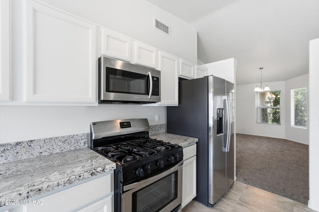 Building Photo - 10008 E Moonstruck Way