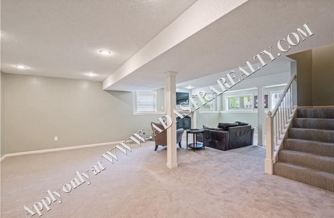 Building Photo - Beautiful 2 Story 4 Bed 5 Bath Home in Overland Park-Available in JULY!!