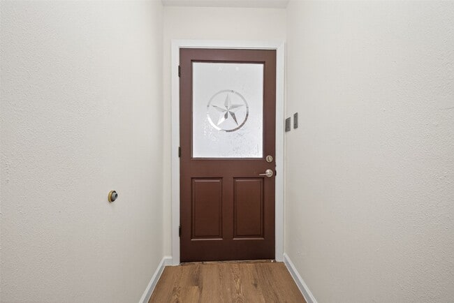 Building Photo - 7950 Longridge Dr