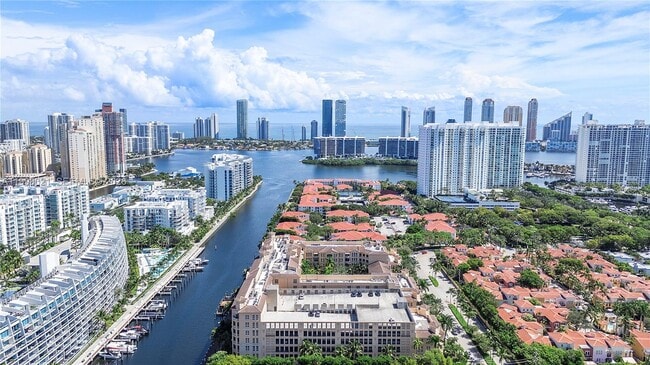 Building Photo - 3001 NE 185th St