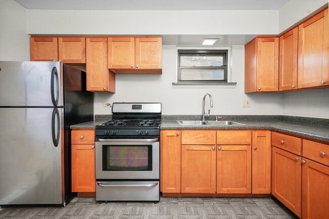 Building Photo - 309 Sherman Ave