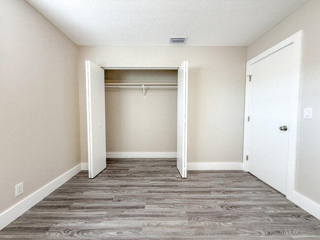 Building Photo - 1500 Forest Hill Blvd