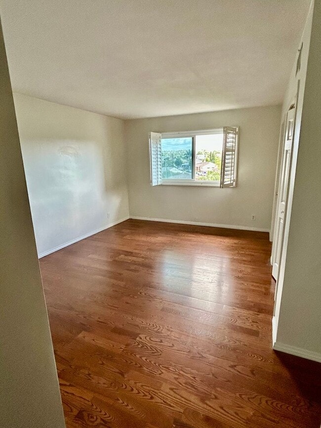 Building Photo - 4 Bedroom 3 bath Home In Rolando Village