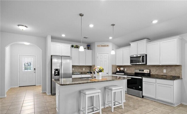 Primary Photo - 4 bedroom 2 bathroom home!