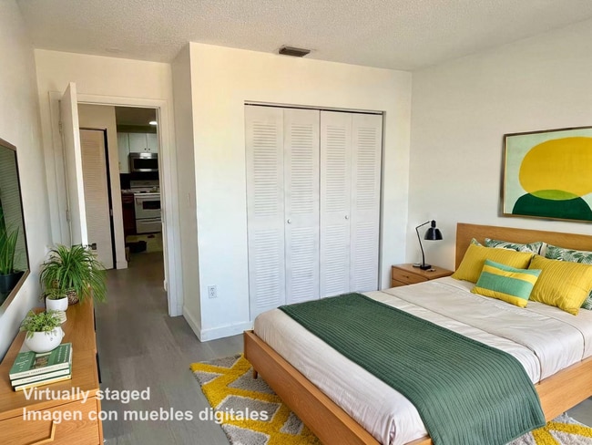 Primary Photo - 8851 NW 119th St