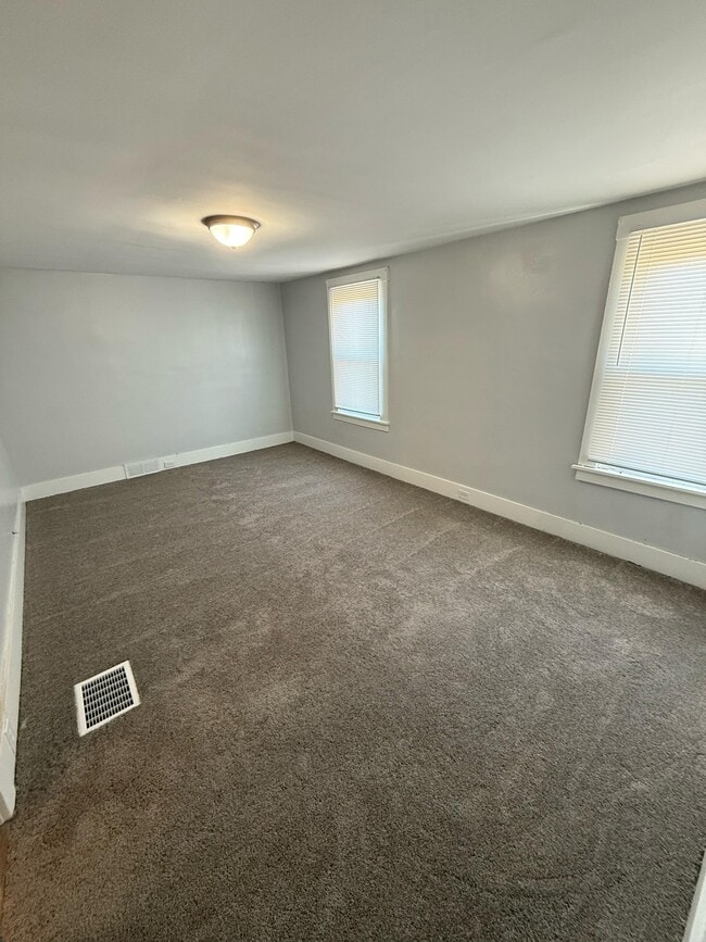 Building Photo - 1606 Woodmont Ave