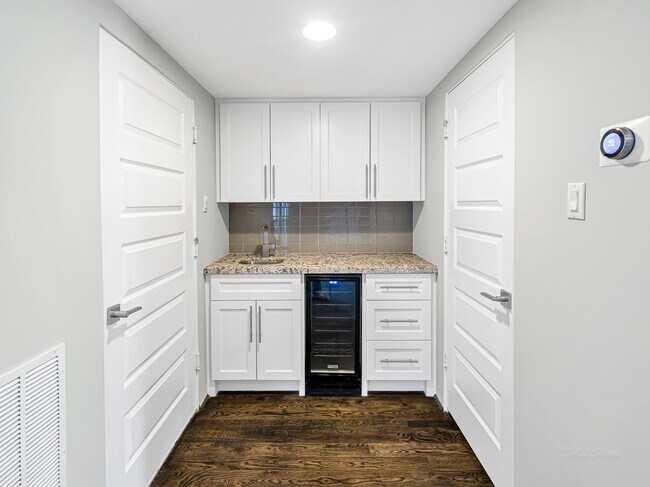 Building Photo - 1520 Malone St