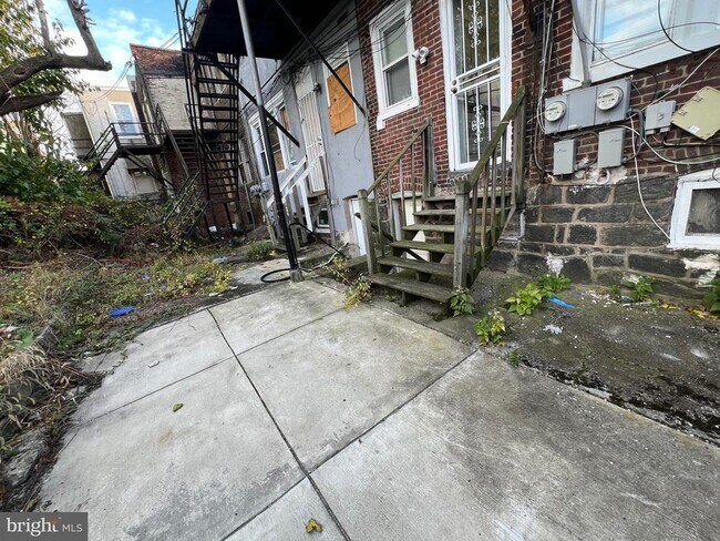 Building Photo - 5533 Walnut St