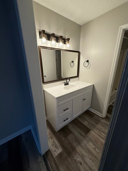 New Vanity - 6703 Jefferson Pl