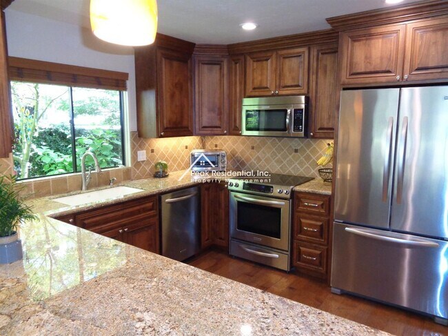 Building Photo - Wonderful Orangevale 3bd/2ba Home with Spa...