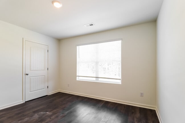Building Photo - 5757 Timber Leaf Lp