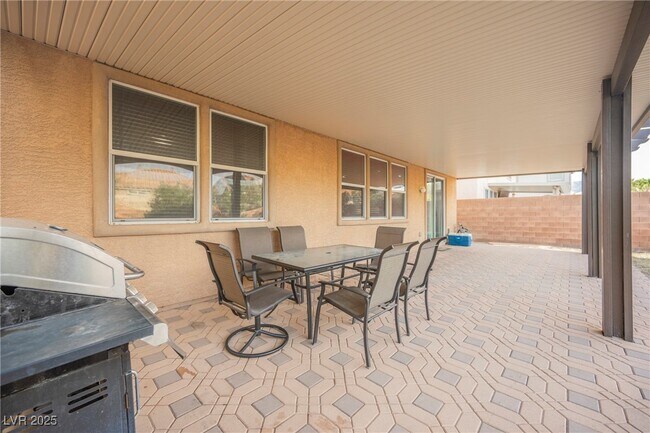 Building Photo - 6720 Song Sparrow Ct