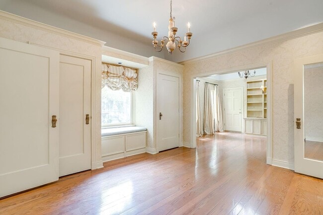 Building Photo - Prime Location- Classic 1936- 3 Bed, 3.5 Bath, Seconds from River Crest Country Club- 76107