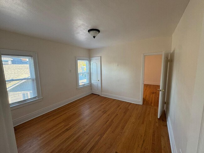 Building Photo - 258 Hickok Ave