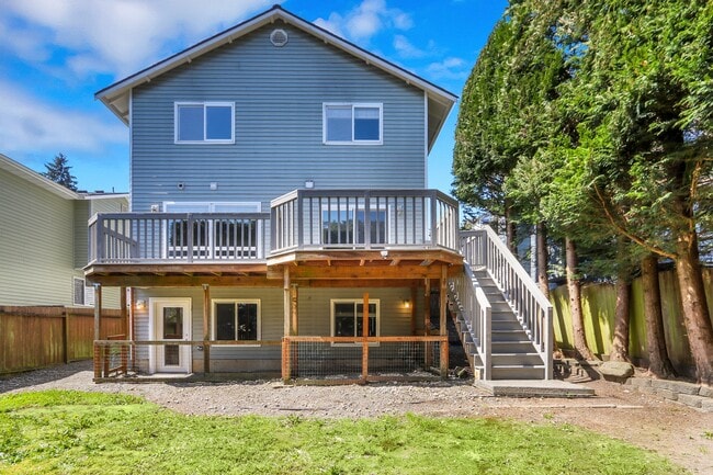 Building Photo - 915 Cleveland Ave