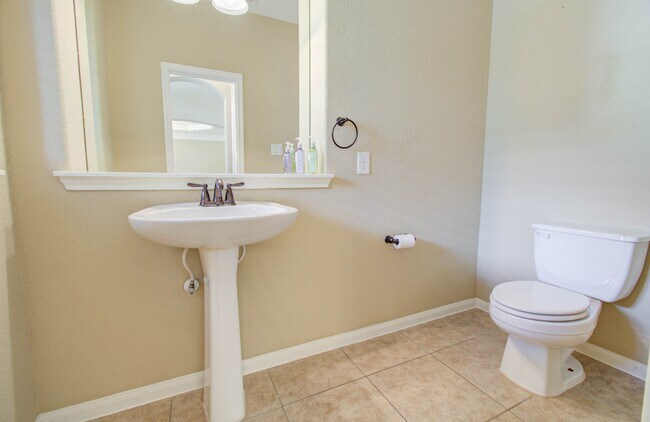 Building Photo - 21331 Parham Cir