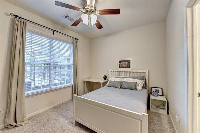 Building Photo - 2342 Limehurst Dr
