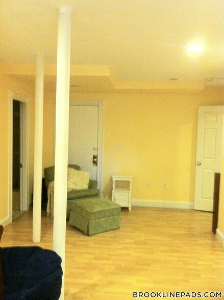 Building Photo - 12 Dean Rd