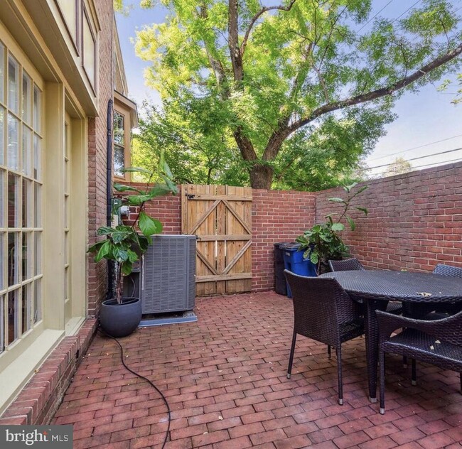 Building Photo - 5105 Westbard Ave