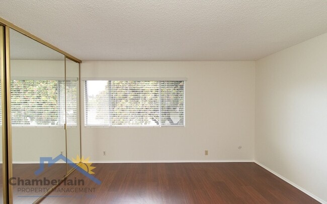 Building Photo - Cozy 3 Bedroom Townhouse in the Bay Shores South Community