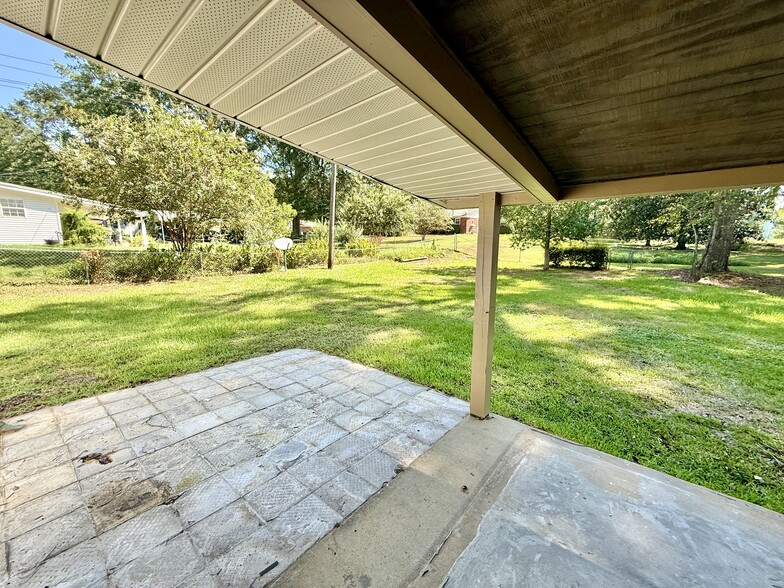 Back Patio - 246 Knight Dr