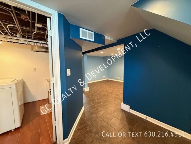 Building Photo - 837 7th Ave